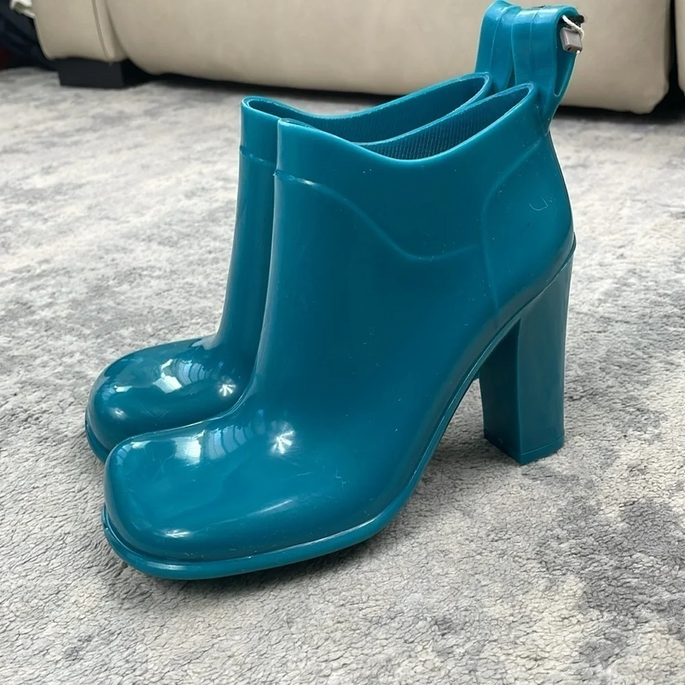 Bottega Veneta Shine Heeled Ankle Boots Rubber Rain Deep Teal Jade Sz 36